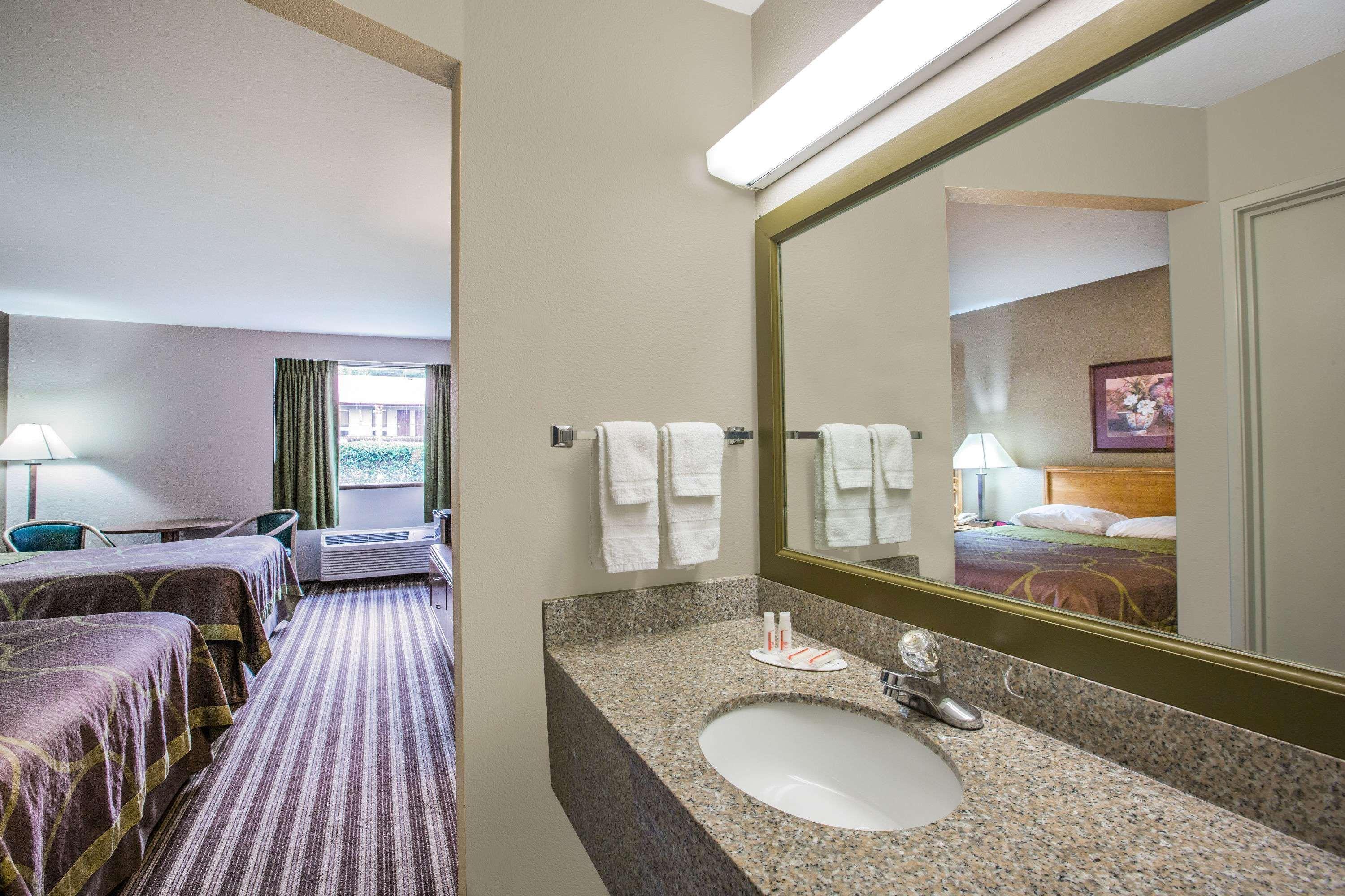 Super 8 By Wyndham Oxford Hotel Luaran gambar