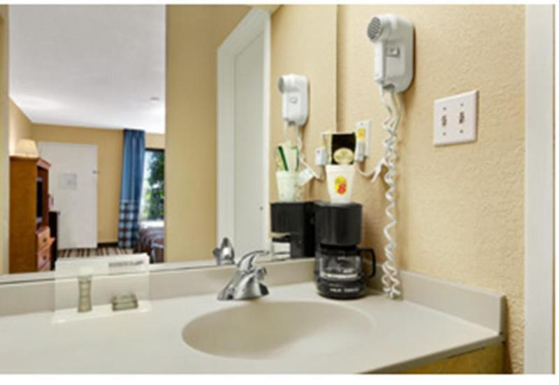 Super 8 By Wyndham Oxford Hotel Luaran gambar